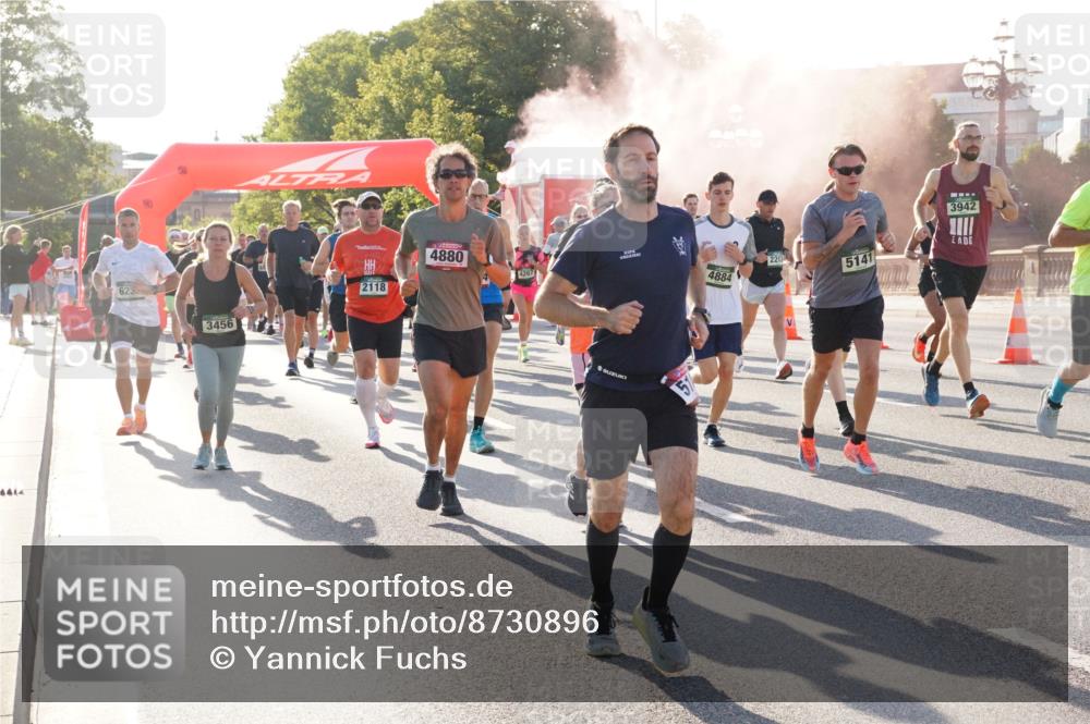 07.09.2025 - BARMER Alsterlauf Yannick Fuchs http://msf.ph/oto/8730896 07.09.2025 09:00:05 Laufen 4444, 625, 3456, 2118, 4880, 4884, 4267, 5141, 3942 meine-sportfotos.de