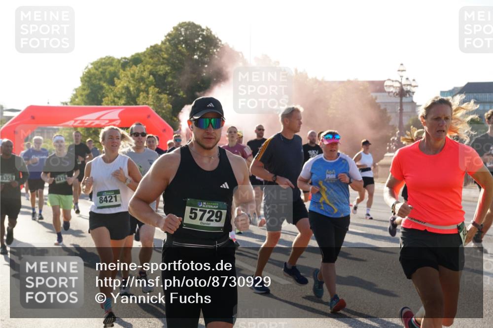 07.09.2025 - BARMER Alsterlauf Yannick Fuchs http://msf.ph/oto/8730929 07.09.2025 09:00:11 Laufen 83591, 4876, 8421, 36, 5729, 17 meine-sportfotos.de