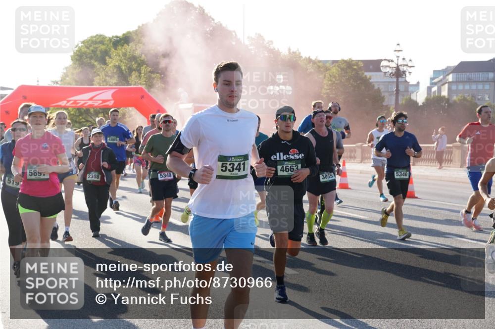 07.09.2025 - BARMER Alsterlauf Yannick Fuchs http://msf.ph/oto/8730966 07.09.2025 09:00:19 Laufen 4865, 519, 585, 2308, 5349, 5341, 4663, 3055, 5340 meine-sportfotos.de