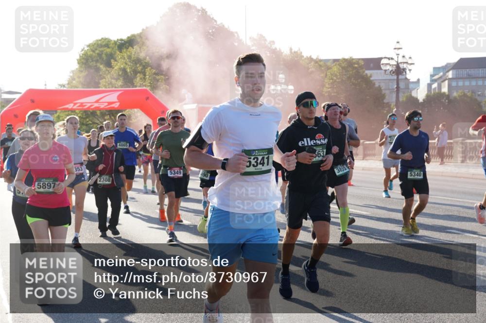 07.09.2025 - BARMER Alsterlauf Yannick Fuchs http://msf.ph/oto/8730967 07.09.2025 09:00:19 Laufen 5897, 353, 2308, 4865, 5349, 490, 5341, 563, 3055, 5340 meine-sportfotos.de