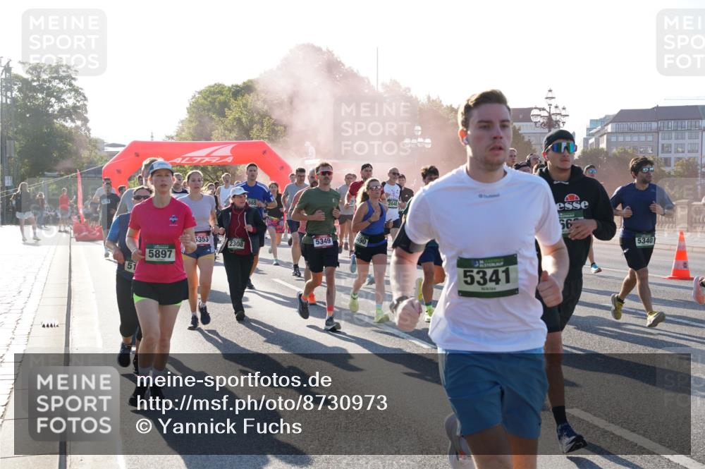 07.09.2025 - BARMER Alsterlauf Yannick Fuchs http://msf.ph/oto/8730973 07.09.2025 09:00:19 Laufen 51, 5897, 5353, 2308, 5349, 490, 2040, 5341, 56, 5340 meine-sportfotos.de