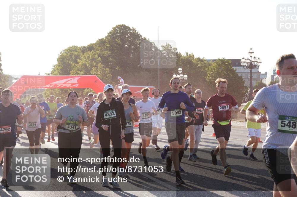 07.09.2025 - BARMER Alsterlauf Yannick Fuchs http://msf.ph/oto/8731053 07.09.2025 09:00:35 Laufen 3864, 4792, 440, 4341, 4352, 435, 5958, 4068, 875, 2697, 36, 548 meine-sportfotos.de