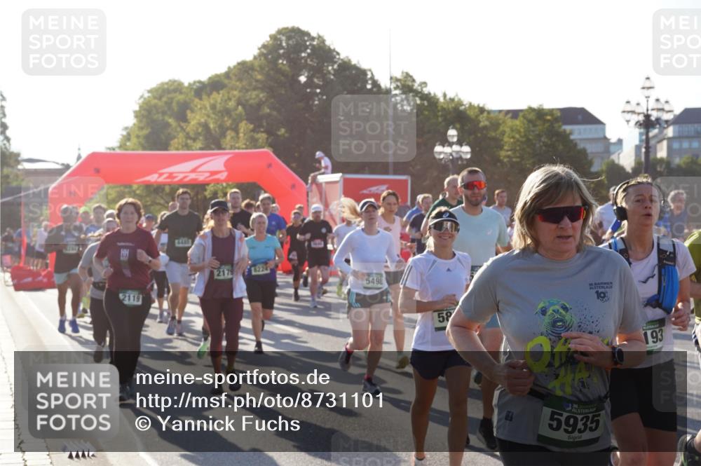 07.09.2025 - BARMER Alsterlauf Yannick Fuchs http://msf.ph/oto/8731101 07.09.2025 09:00:44 Laufen 2119, 4485, 2179, 8224, 5498, 58, 36, 36, 5935, 193 meine-sportfotos.de