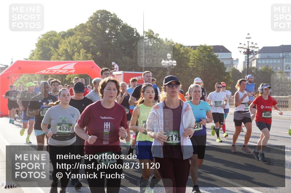 07.09.2025 - BARMER Alsterlauf Yannick Fuchs http://msf.ph/oto/8731120 07.09.2025 09:00:47 Laufen 82, 4520, 19, 42, 2119, 36, 2179, 224, 590, 6235, 59, 4980 meine-sportfotos.de
