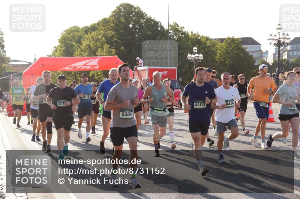 07.09.2025 - BARMER Alsterlauf Yannick Fuchs http://msf.ph/oto/8731152 07.09.2025 09:00:53 Laufen 5305, 6328, 821, 8415, 4103, 8414, 5584, 5617, 485, 543 meine-sportfotos.de