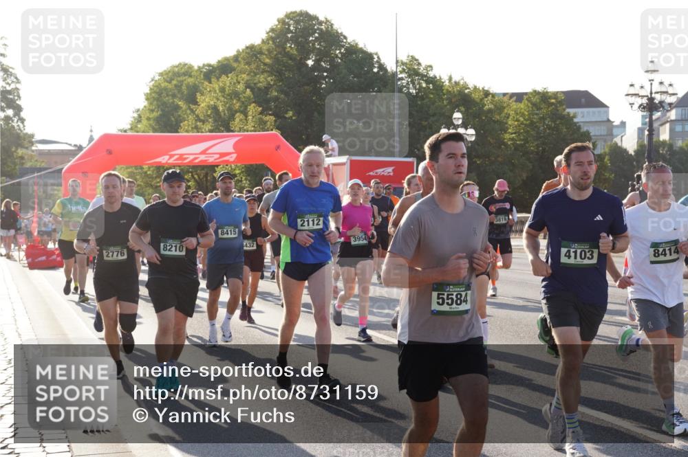 07.09.2025 - BARMER Alsterlauf Yannick Fuchs http://msf.ph/oto/8731159 07.09.2025 09:00:53 Laufen 8210, 2776, 8415, 432, 2112, 3954, 5584, 3819, 4103, 8414 meine-sportfotos.de
