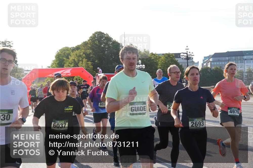 07.09.2025 - BARMER Alsterlauf Yannick Fuchs http://msf.ph/oto/8731211 07.09.2025 09:01:03 Laufen 30, 6037, 8014, 27, 2693, 4979 meine-sportfotos.de