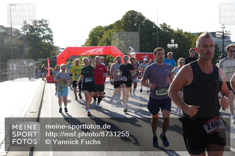07.09.2025 - BARMER Alsterlauf Yannick Fuchs http://msf.ph/oto/8731255 07.09.2025 09:01:09 Laufen 44414, 6489, 5134, 5490, 1800, 3593, 5585, 8318, 36, 2498 meine-sportfotos.de