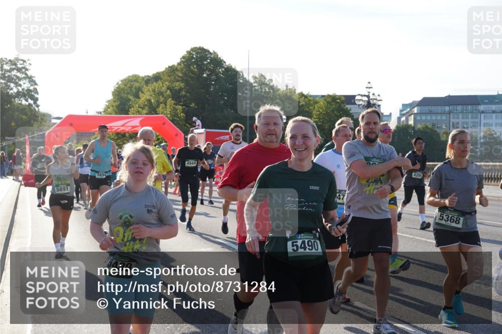 07.09.2025 - BARMER Alsterlauf Yannick Fuchs http://msf.ph/oto/8731284 07.09.2025 09:01:13 Laufen 4244, 5891, 5694, 4944, 6489, 5490, 47, 92, 4260, 5368 meine-sportfotos.de