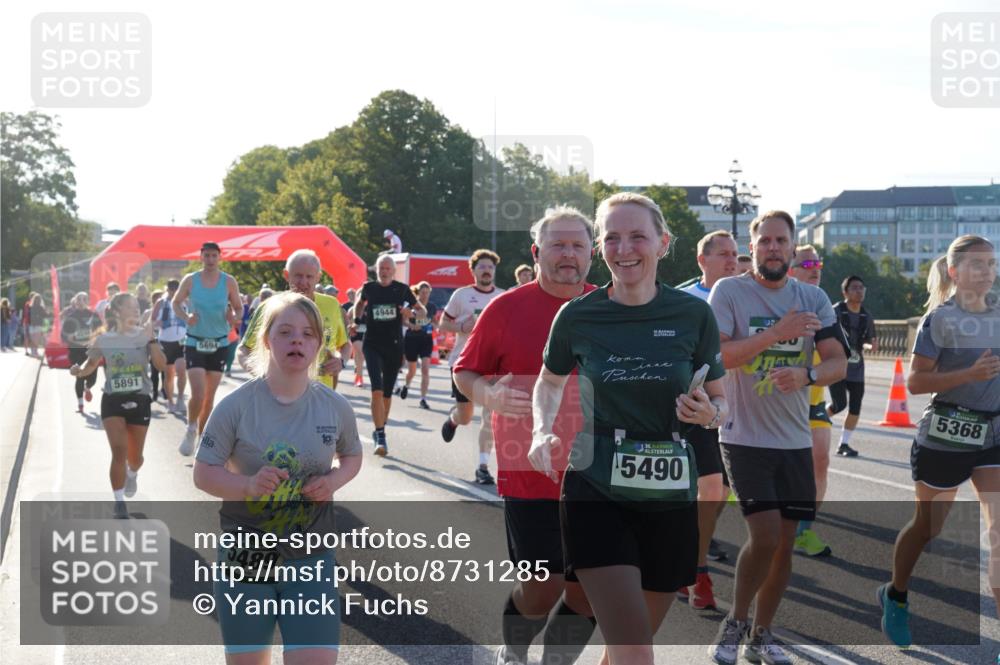 07.09.2025 - BARMER Alsterlauf Yannick Fuchs http://msf.ph/oto/8731285 07.09.2025 09:01:13 Laufen 5891, 5694, 10, 5489, 4944, 36, 5490, 5368 meine-sportfotos.de