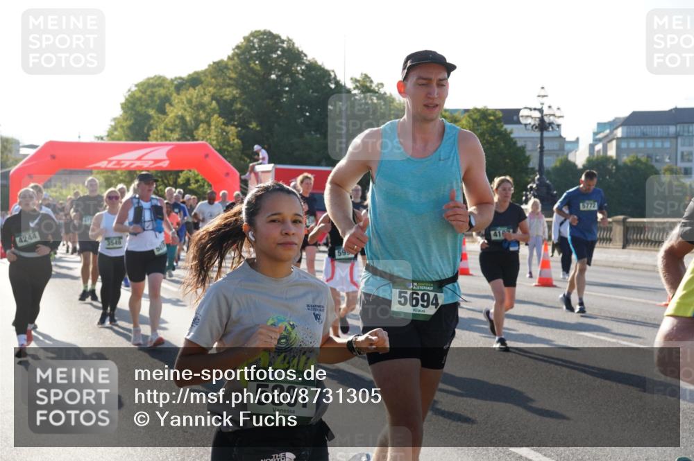 07.09.2025 - BARMER Alsterlauf Yannick Fuchs http://msf.ph/oto/8731305 07.09.2025 09:01:16 Laufen 4244, 410, 3549, 36, 5694, 36, 5891, 416, 5772 meine-sportfotos.de