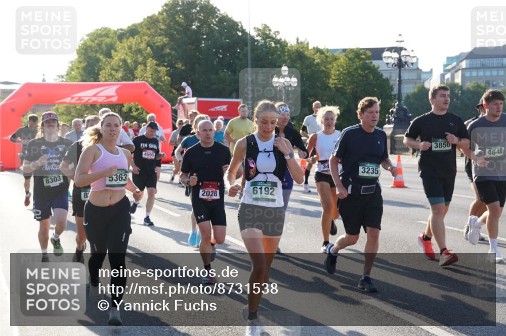 07.09.2025 - BARMER Alsterlauf Yannick Fuchs http://msf.ph/oto/8731538 07.09.2025 09:01:49 Laufen 8303, 5363, 4590, 2028, 6192, 34, 3235, 3850, 4648 meine-sportfotos.de