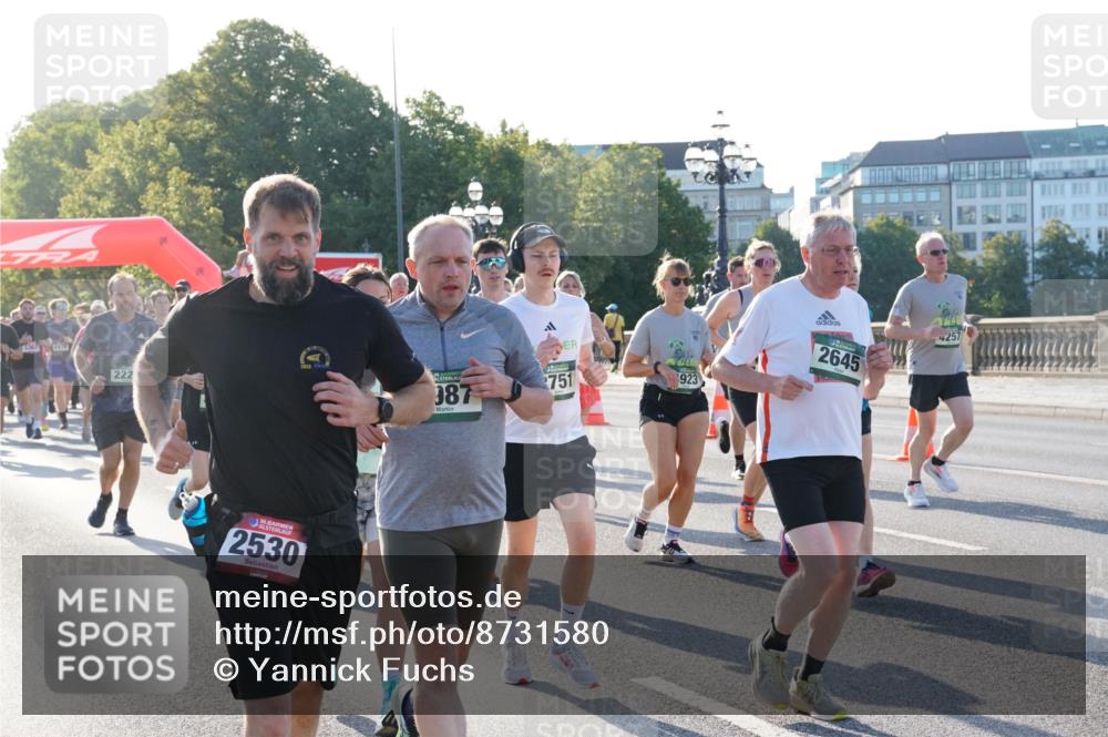 07.09.2025 - BARMER Alsterlauf Yannick Fuchs http://msf.ph/oto/8731580 07.09.2025 09:01:54 Laufen 222, 2530, 087, 751, 923, 2645, 4257 meine-sportfotos.de