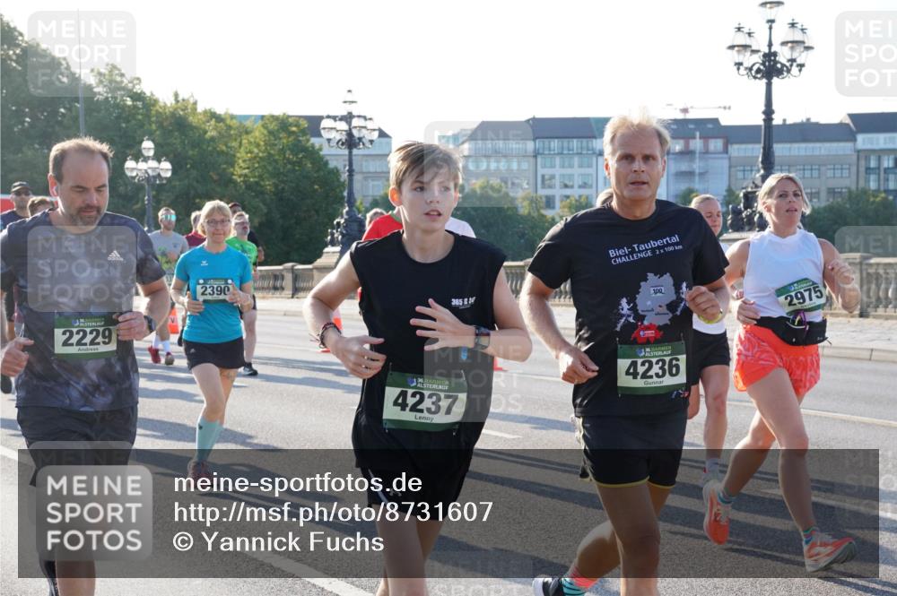 07.09.2025 - BARMER Alsterlauf Yannick Fuchs http://msf.ph/oto/8731607 07.09.2025 09:01:57 Laufen 2229, 2390, 365, 2, 20, 36, 4237, 2, 100, 100, 136, 4236, 2975 meine-sportfotos.de