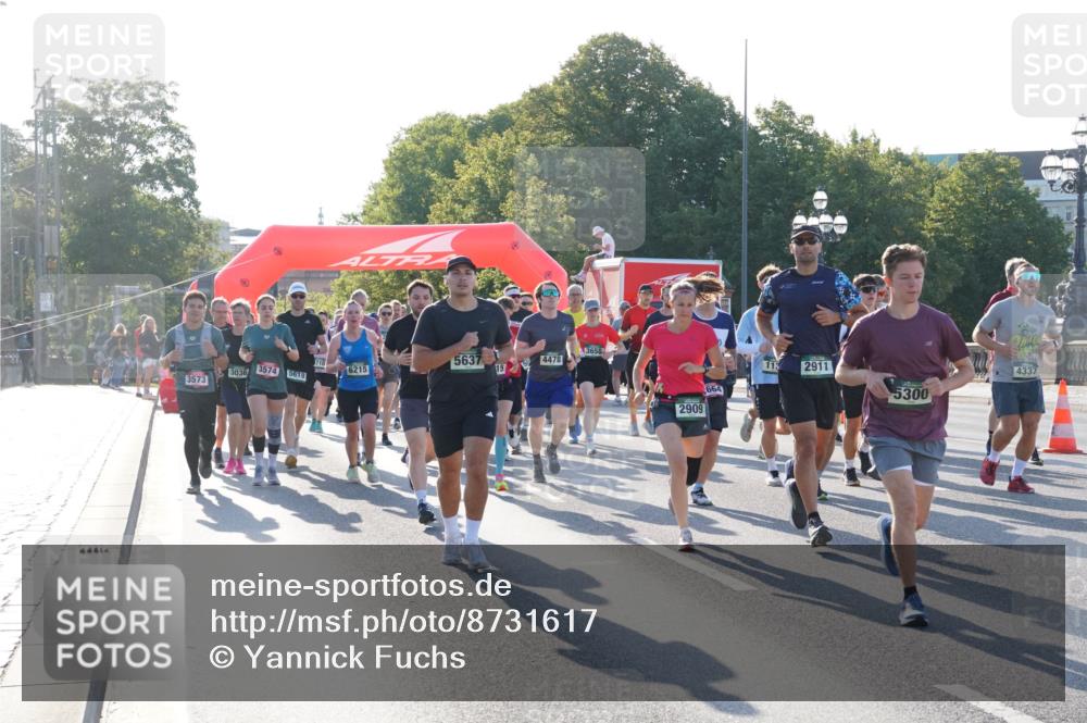 07.09.2025 - BARMER Alsterlauf Yannick Fuchs http://msf.ph/oto/8731617 07.09.2025 09:01:59 Laufen 44414, 3036, 3573, 3574, 5619, 710, 6215, 5637, 3658, 4478, 15, 11, 2911, 4337, 664, 5300, 2909 meine-sportfotos.de