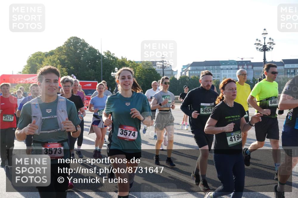 07.09.2025 - BARMER Alsterlauf Yannick Fuchs http://msf.ph/oto/8731647 07.09.2025 09:02:05 Laufen 2521, 22, 3573, 6, 3574, 2949, 3657, 3657, 4194, 8461 meine-sportfotos.de