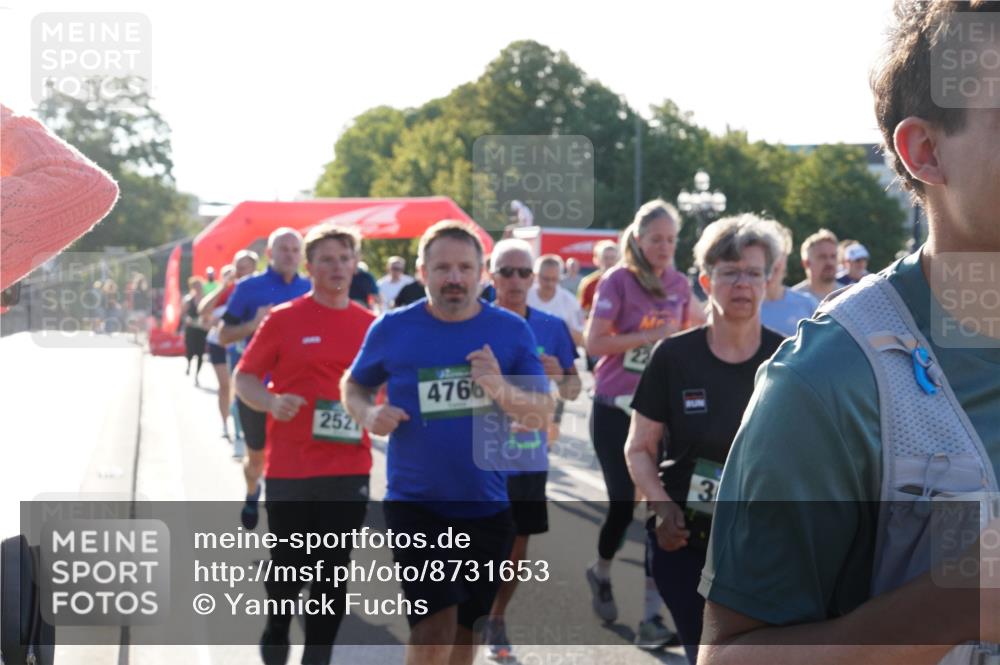07.09.2025 - BARMER Alsterlauf Yannick Fuchs http://msf.ph/oto/8731653 07.09.2025 09:02:06 Laufen 2521, 4766, 22, 3 meine-sportfotos.de
