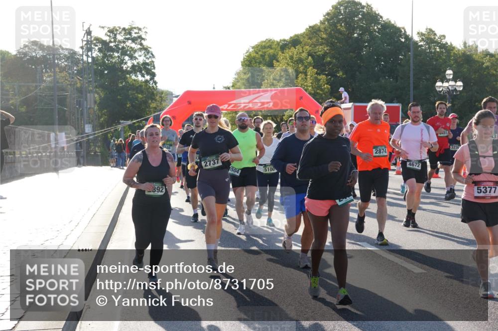 07.09.2025 - BARMER Alsterlauf Yannick Fuchs http://msf.ph/oto/8731705 07.09.2025 09:02:12 Laufen 892, 2737, 1504, 5100, 2874, 4672, 481, 3236, 5377 meine-sportfotos.de