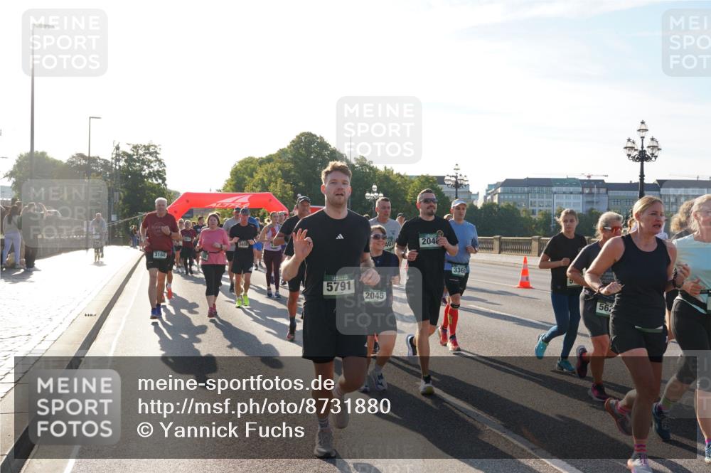 07.09.2025 - BARMER Alsterlauf Yannick Fuchs http://msf.ph/oto/8731880 07.09.2025 09:02:32 Laufen 3168, 5791, 2045, 407, 204, 3365, 562 meine-sportfotos.de