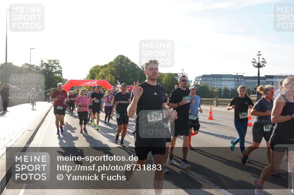 07.09.2025 - BARMER Alsterlauf Yannick Fuchs http://msf.ph/oto/8731883 07.09.2025 09:02:32 Laufen 3408, 3168, 5188, 946, 5791, 45, 3365, 5962, 562 meine-sportfotos.de