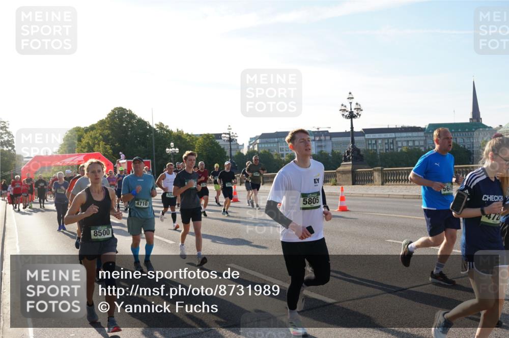 07.09.2025 - BARMER Alsterlauf Yannick Fuchs http://msf.ph/oto/8731989 07.09.2025 09:02:50 Laufen 8500, 4710, 326, 3290, 5805, 5609, 24, 472 meine-sportfotos.de