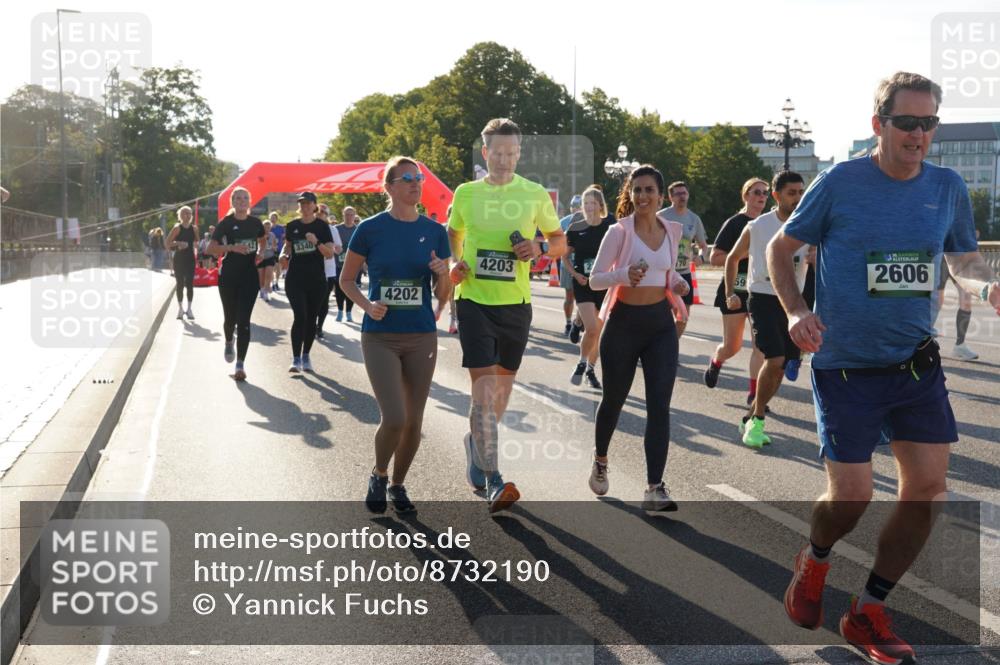 07.09.2025 - BARMER Alsterlauf Yannick Fuchs http://msf.ph/oto/8732190 07.09.2025 09:03:22 Laufen 3340, 4202, 4203, 59, 2606 meine-sportfotos.de