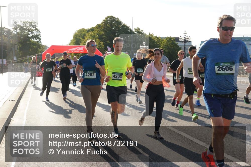 07.09.2025 - BARMER Alsterlauf Yannick Fuchs http://msf.ph/oto/8732191 07.09.2025 09:03:22 Laufen 3342, 4202, 4203, 2336, 82, 498, 36, 2606 meine-sportfotos.de