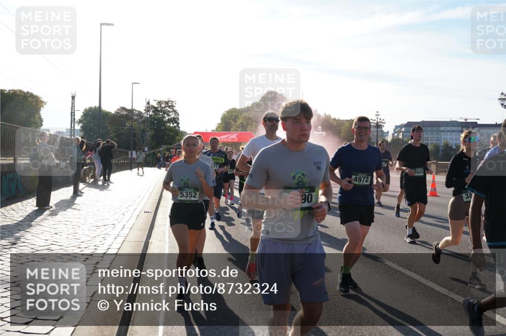 07.09.2025 - BARMER Alsterlauf Yannick Fuchs http://msf.ph/oto/8732324 07.09.2025 09:03:52 Laufen 5352, 71, 90, 4972, 5501, 38 meine-sportfotos.de