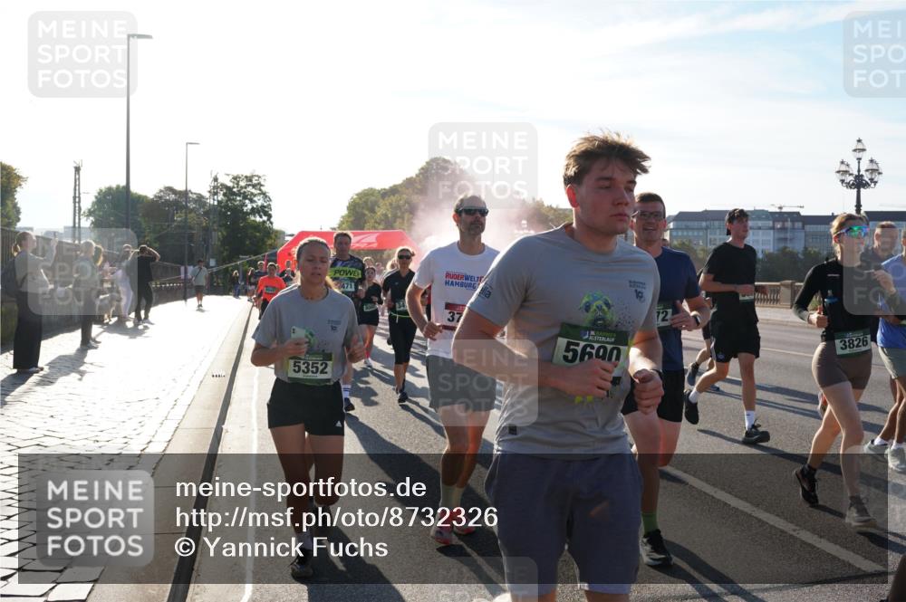 07.09.2025 - BARMER Alsterlauf Yannick Fuchs http://msf.ph/oto/8732326 07.09.2025 09:03:52 Laufen 5352, 471, 37, 136, 5690, 72, 3826 meine-sportfotos.de