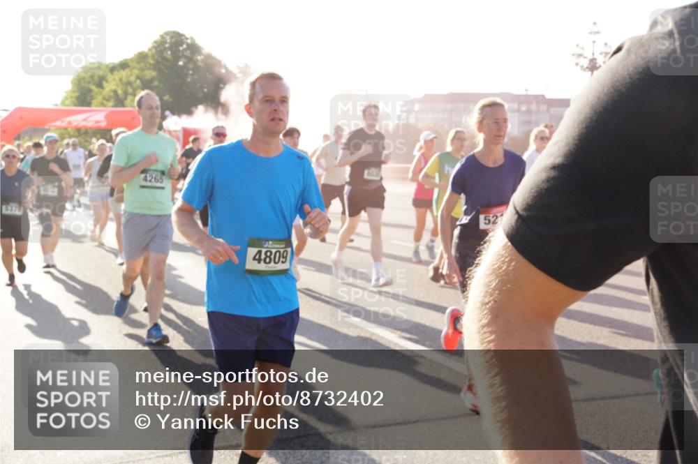 07.09.2025 - BARMER Alsterlauf Yannick Fuchs http://msf.ph/oto/8732402 07.09.2025 09:04:02 Laufen 5379, 4265, 4809, 52 meine-sportfotos.de