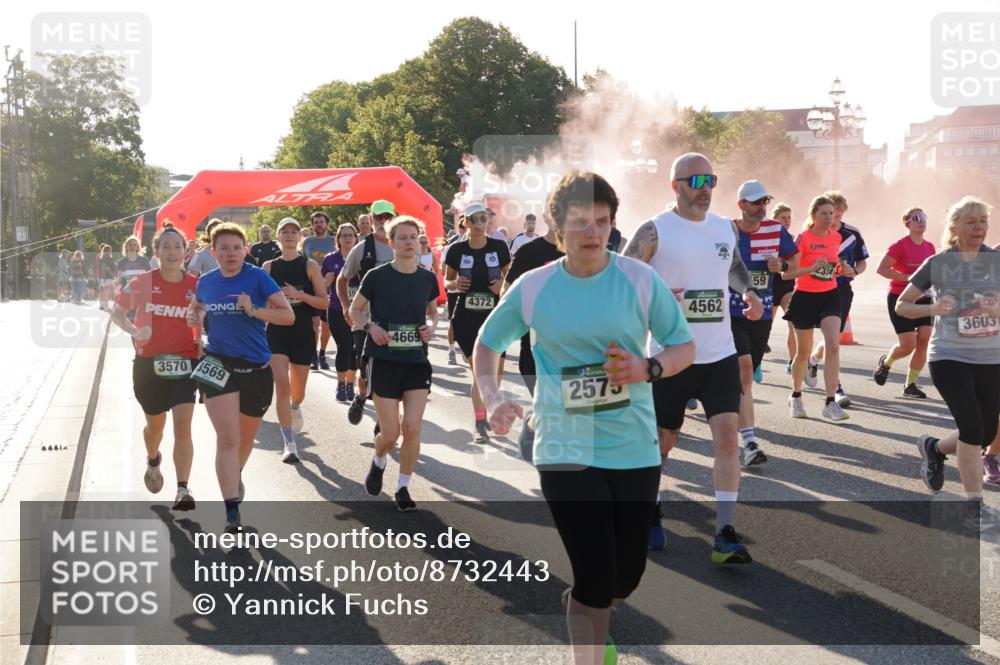 07.09.2025 - BARMER Alsterlauf Yannick Fuchs http://msf.ph/oto/8732443 07.09.2025 09:04:08 Laufen 4669, 3570, 3569, 4372, 2575, 4562, 59, 3603 meine-sportfotos.de