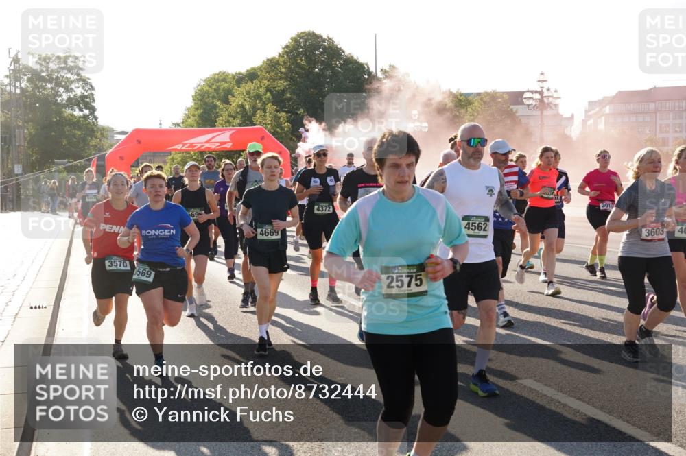 07.09.2025 - BARMER Alsterlauf Yannick Fuchs http://msf.ph/oto/8732444 07.09.2025 09:04:08 Laufen 5403, 69, 4669, 3570, 569, 4372, 2575, 4562, 5334, 3019, 3603, 46 meine-sportfotos.de