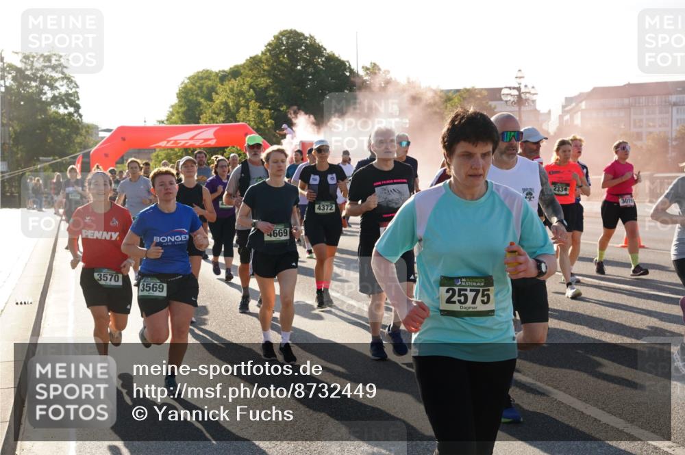 07.09.2025 - BARMER Alsterlauf Yannick Fuchs http://msf.ph/oto/8732449 07.09.2025 09:04:08 Laufen 5403, 4669, 3570, 3569, 4372, 36, 2575, 2334, 3019 meine-sportfotos.de