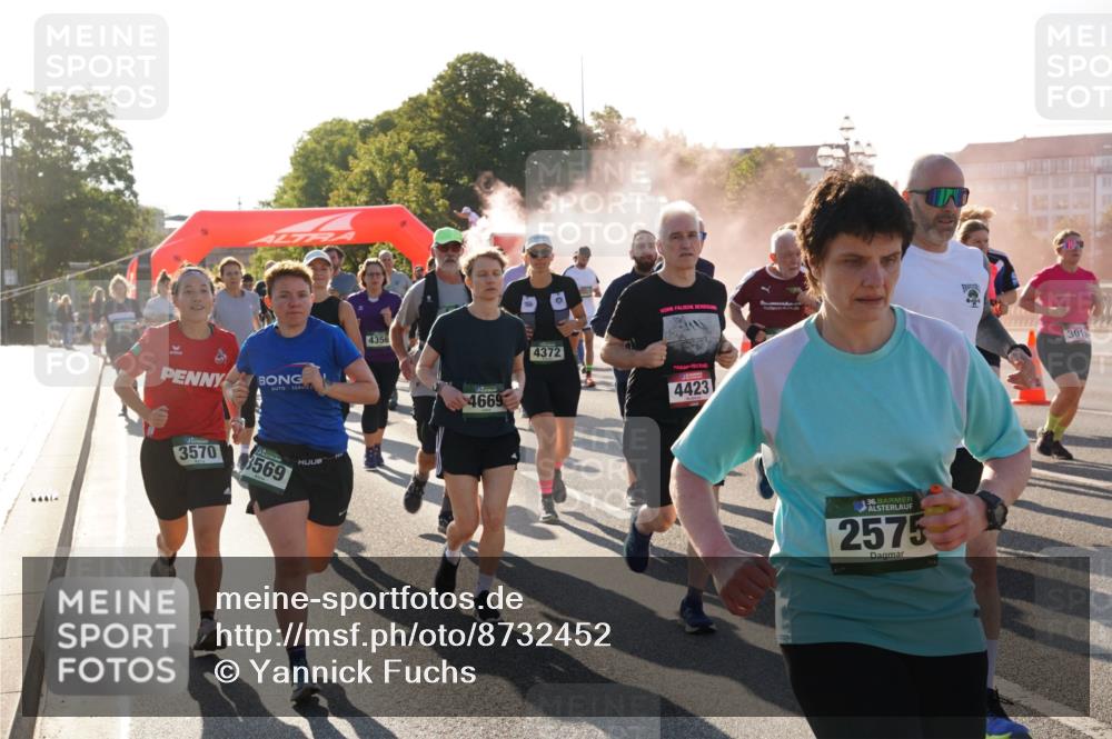 07.09.2025 - BARMER Alsterlauf Yannick Fuchs http://msf.ph/oto/8732452 07.09.2025 09:04:08 Laufen 14414, 3570, 83569, 4356, 4669, 4372, 4423, 2575, 3019 meine-sportfotos.de