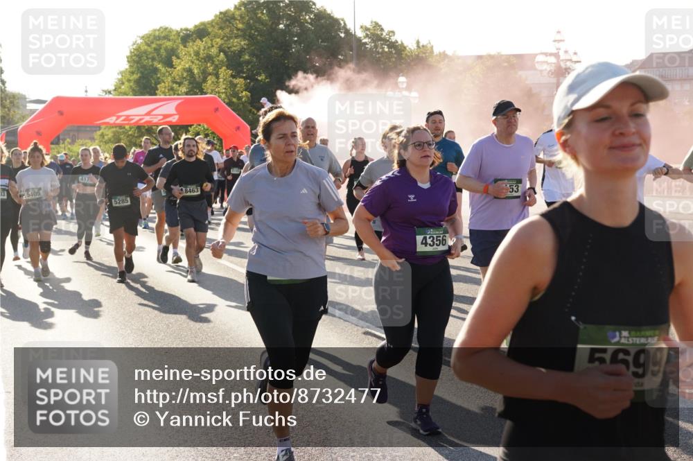 07.09.2025 - BARMER Alsterlauf Yannick Fuchs http://msf.ph/oto/8732477 07.09.2025 09:04:11 Laufen 417, 03, 5405, 5285, 8463, 4356, 53, 6666666666, 36, 5699 meine-sportfotos.de
