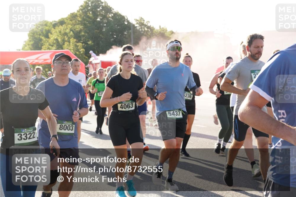 07.09.2025 - BARMER Alsterlauf Yannick Fuchs http://msf.ph/oto/8732555 07.09.2025 09:04:22 Laufen 3322, 8003, 53, 4063, 5437, 236, 27 meine-sportfotos.de