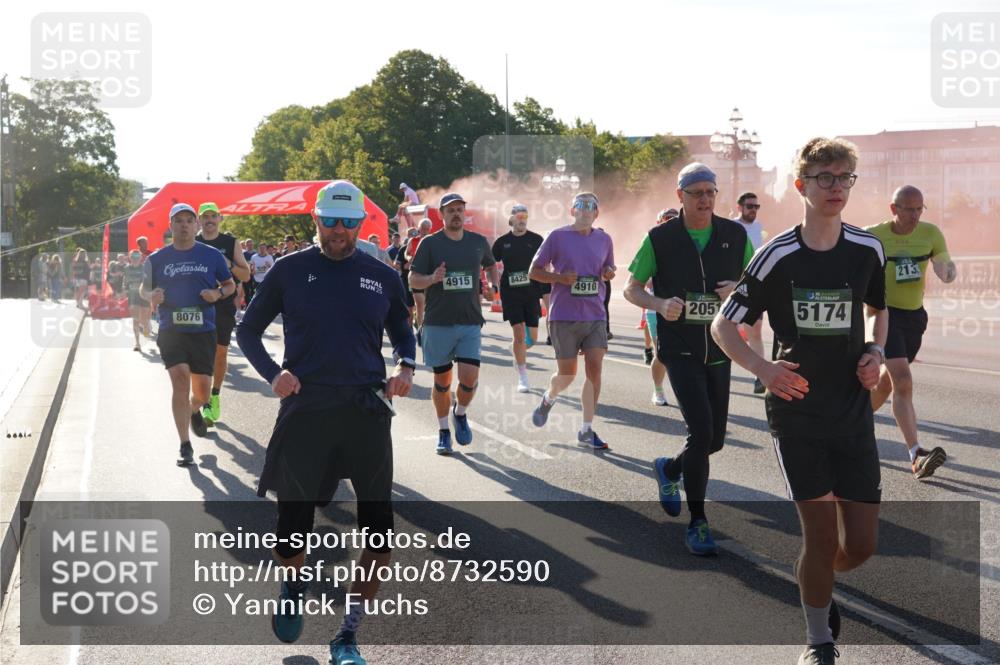 07.09.2025 - BARMER Alsterlauf Yannick Fuchs http://msf.ph/oto/8732590 07.09.2025 09:04:26 Laufen 4915, 8425, 4910, 25, 2051, 5174, 8076, 213 meine-sportfotos.de