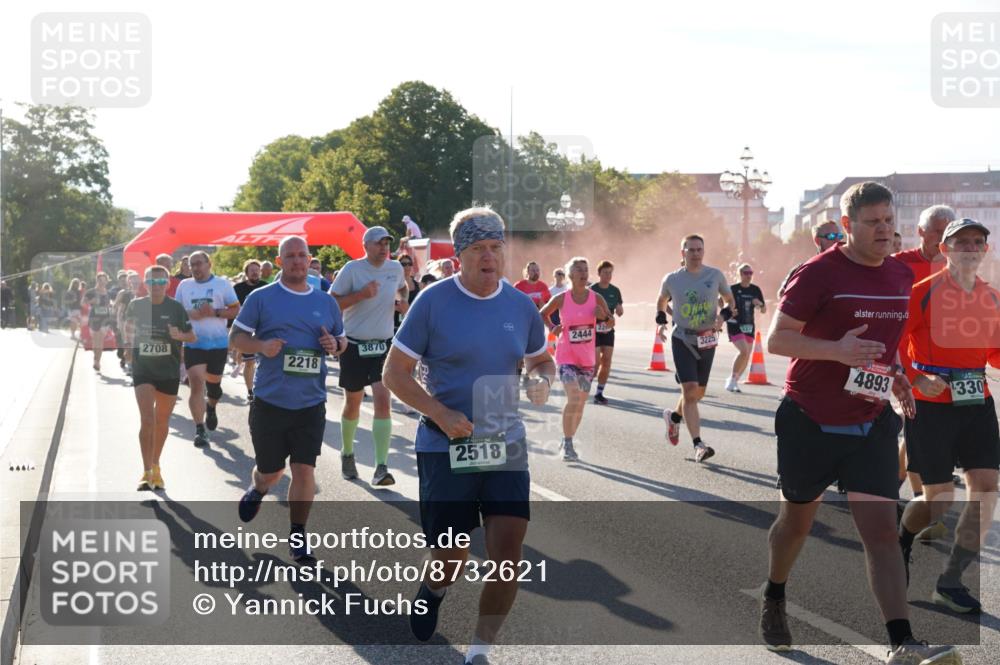 07.09.2025 - BARMER Alsterlauf Yannick Fuchs http://msf.ph/oto/8732621 07.09.2025 09:04:31 Laufen 4441, 2708, 3225, 3870, 22, 2218, 2444, 2518, 4893, 330 meine-sportfotos.de