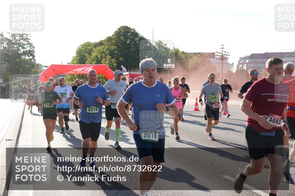 07.09.2025 - BARMER Alsterlauf Yannick Fuchs http://msf.ph/oto/8732622 07.09.2025 09:04:31 Laufen 2708, 4061, 2218, 444, 38, 2518, 3225, 223, 4893 meine-sportfotos.de