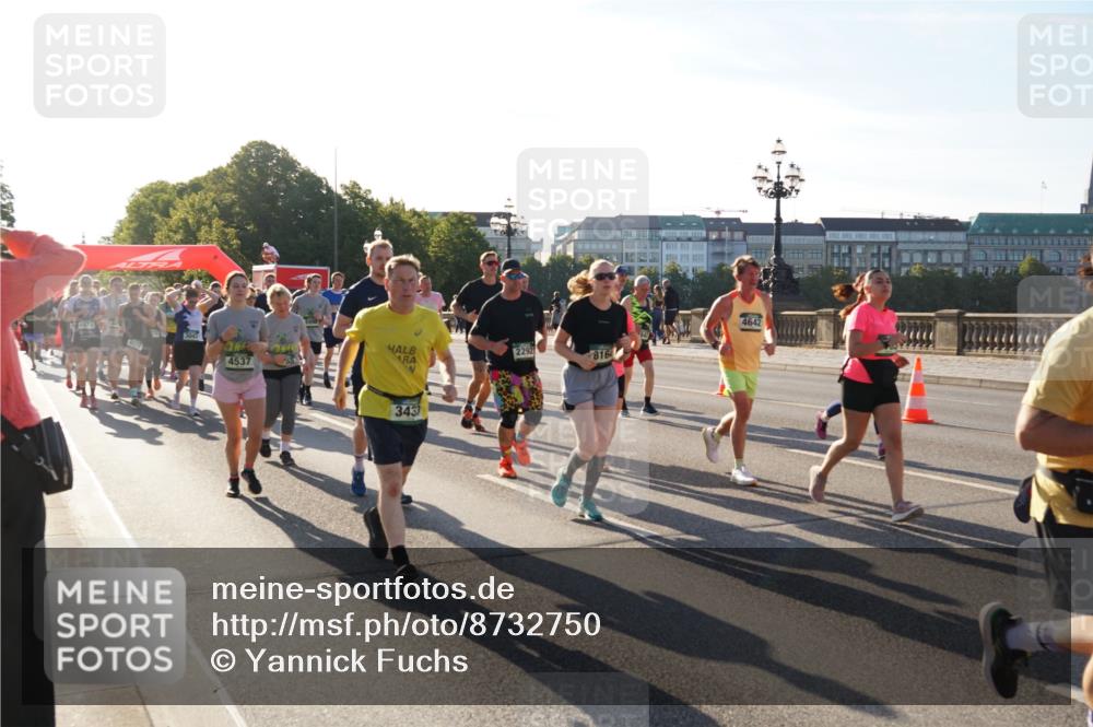 07.09.2025 - BARMER Alsterlauf Yannick Fuchs http://msf.ph/oto/8732750 07.09.2025 09:05:07 Laufen 4672, 3043, 4537, 755, 343, 2292, 816, 4642 meine-sportfotos.de