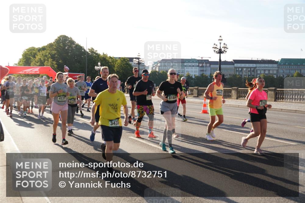 07.09.2025 - BARMER Alsterlauf Yannick Fuchs http://msf.ph/oto/8732751 07.09.2025 09:05:07 Laufen 4571, 4572, 3043, 4537, 5755, 3433, 4642, 229, 8164, 3703 meine-sportfotos.de
