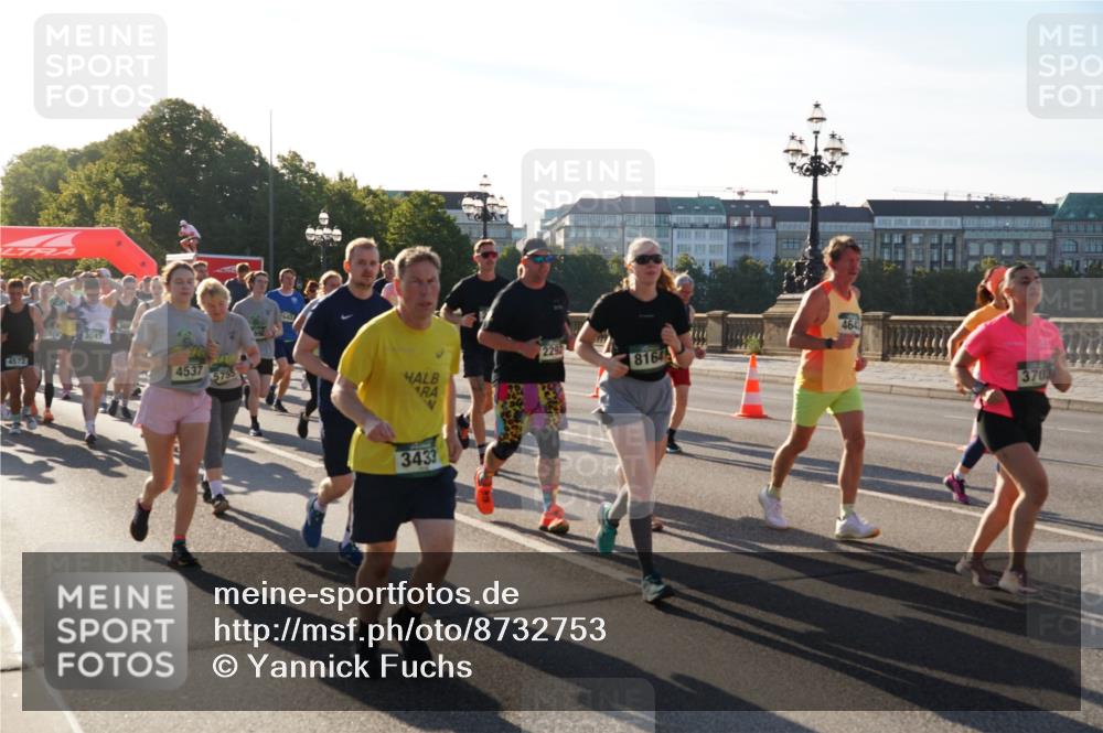 07.09.2025 - BARMER Alsterlauf Yannick Fuchs http://msf.ph/oto/8732753 07.09.2025 09:05:07 Laufen 4572, 3043, 4537, 5755, 2292, 3433, 8164, 464, 3703 meine-sportfotos.de