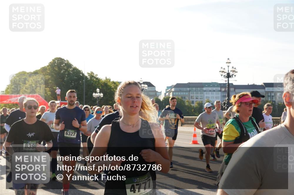 07.09.2025 - BARMER Alsterlauf Yannick Fuchs http://msf.ph/oto/8732786 07.09.2025 09:05:15 Laufen 8398, 6327, 16136, 4777, 6199, 2459 meine-sportfotos.de