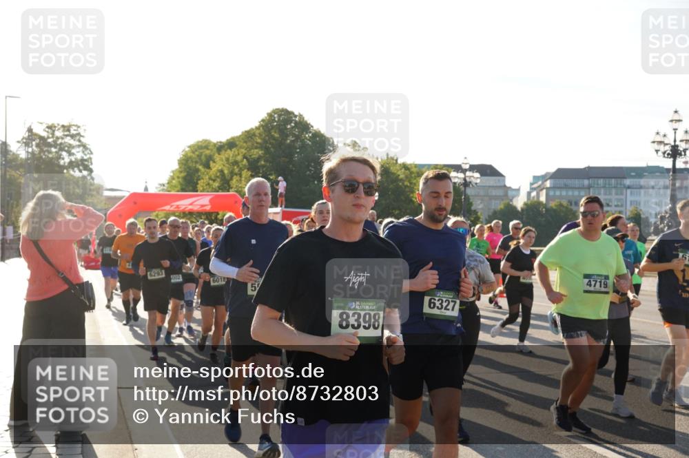 07.09.2025 - BARMER Alsterlauf Yannick Fuchs http://msf.ph/oto/8732803 07.09.2025 09:05:16 Laufen 6293, 002, 6018, 36, 8398, 6327, 4719, 6 meine-sportfotos.de