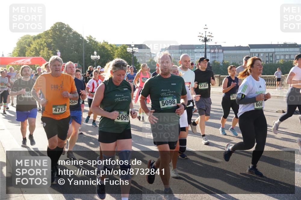 07.09.2025 - BARMER Alsterlauf Yannick Fuchs http://msf.ph/oto/8732841 07.09.2025 09:05:21 Laufen 5727, 6194, 40, 18, 4713, 5502, 5097, 593, 5098, 5181, 561, 606 meine-sportfotos.de