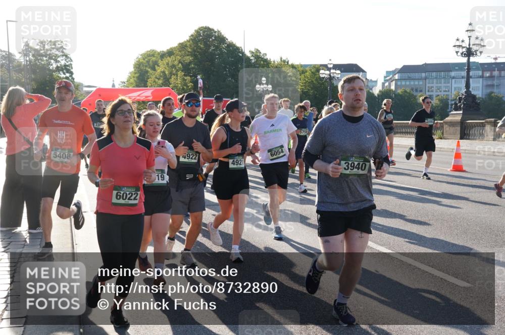 07.09.2025 - BARMER Alsterlauf Yannick Fuchs http://msf.ph/oto/8732890 07.09.2025 09:05:45 Laufen 33, 5408, 6022, 5759, 4922, 6054, 4921, 19, 3940, 2006 meine-sportfotos.de