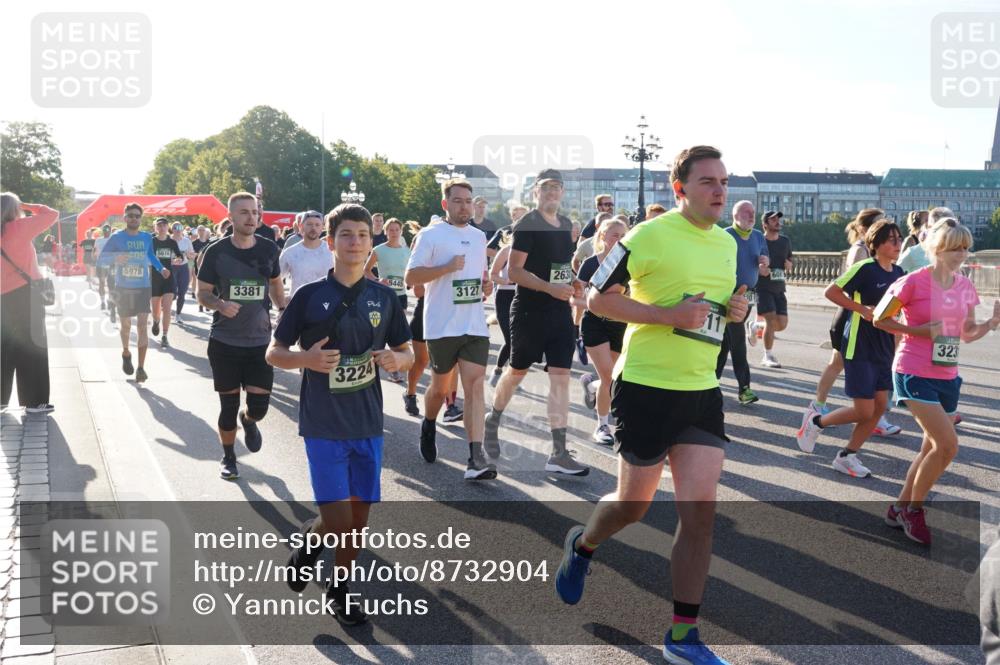 07.09.2025 - BARMER Alsterlauf Yannick Fuchs http://msf.ph/oto/8732904 07.09.2025 09:05:48 Laufen 561, 5978, 3381, 3224, 263, 8445, 3127, 10, 323 meine-sportfotos.de