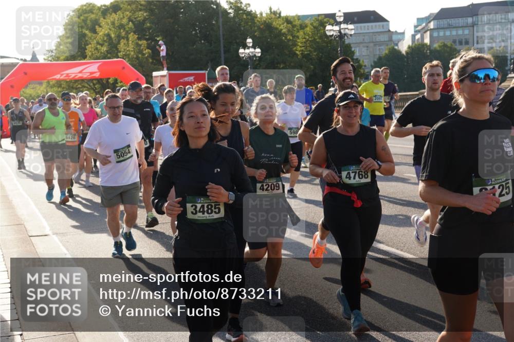 07.09.2025 - BARMER Alsterlauf Yannick Fuchs http://msf.ph/oto/8733211 07.09.2025 09:06:38 Laufen 3435, 8126, 5054, 598, 3485, 4209, 4768, 2091, 077, 36, 25 meine-sportfotos.de