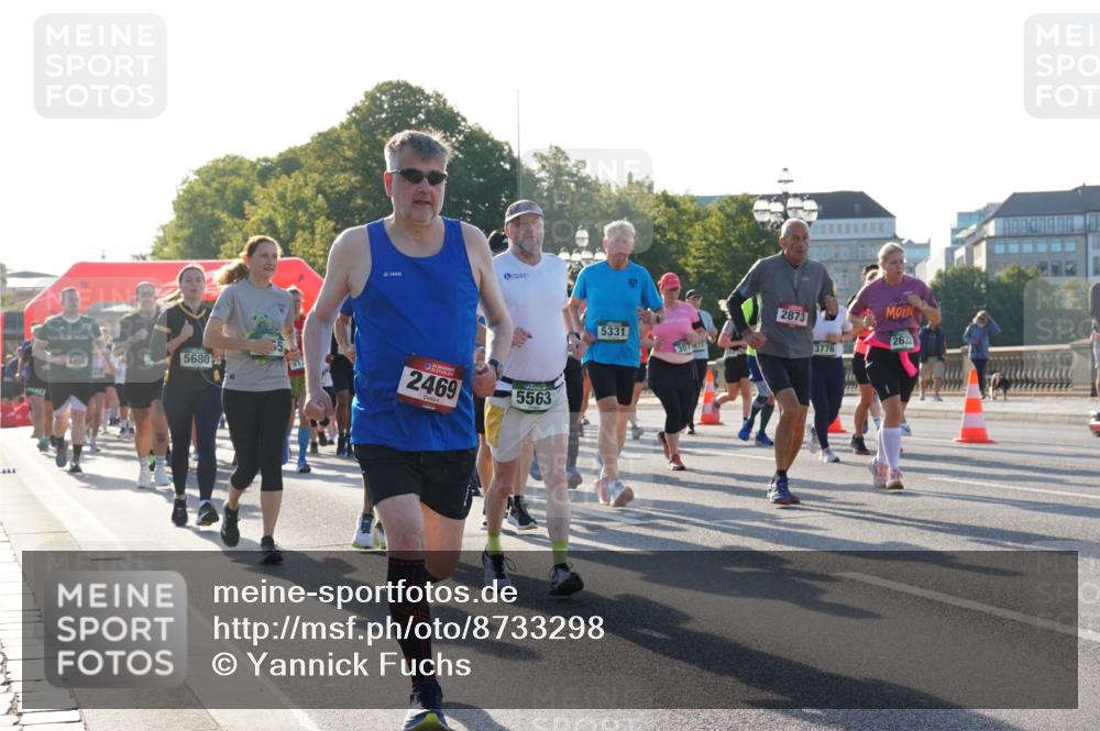 07.09.2025 - BARMER Alsterlauf Yannick Fuchs http://msf.ph/oto/8733298 07.09.2025 09:06:47 Laufen 4459, 5680, 2469, 5563, 5331, 3074875, 2873, 2632, 3776 meine-sportfotos.de