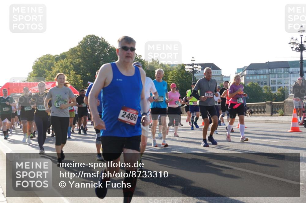07.09.2025 - BARMER Alsterlauf Yannick Fuchs http://msf.ph/oto/8733310 07.09.2025 09:06:48 Laufen 52, 4459, 3383, 5680, 175, 138, 2469, 331, 6156, 2873, 26 meine-sportfotos.de